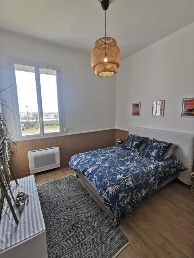 Spacieux Appartement Front De Mer Saintes-Maries-de-la-Mer Exterior photo